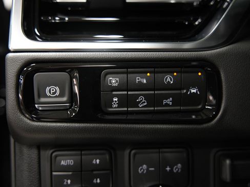 New 2026 GMC Yukon XL Elevation w/ Elevation Premium Package AWD/4WD image 33
