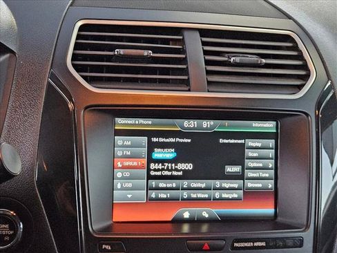 Used 2016 Ford Explorer XLT w/ Equipment Group 202A FWD image 10