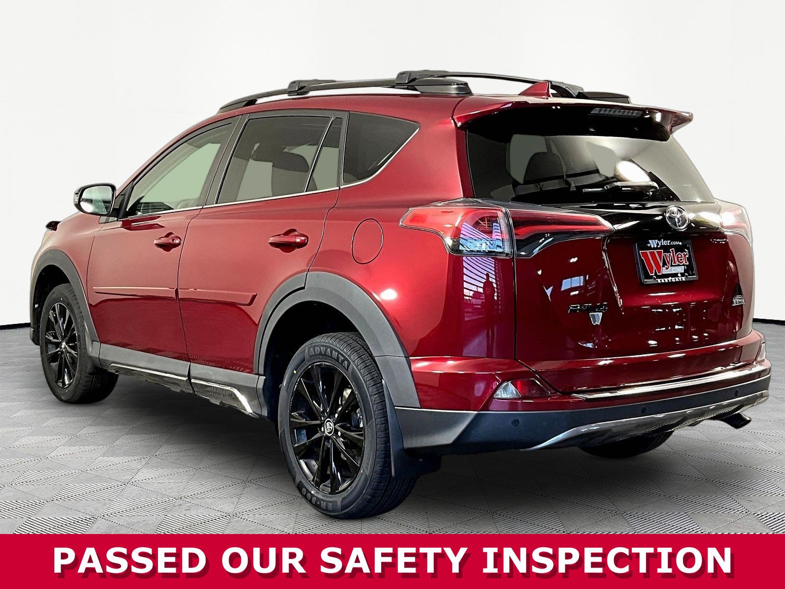 Used 2018 Toyota RAV4 Adventure AWD/4WD image 4