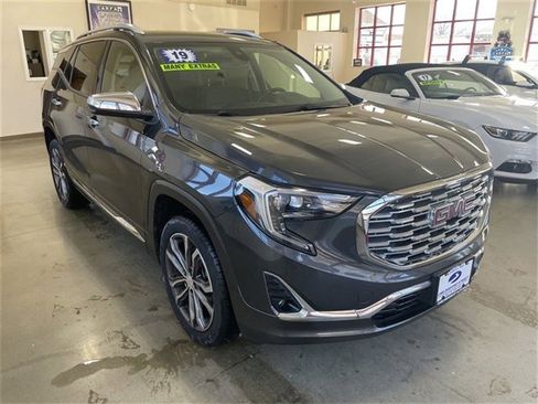 Used 2019 GMC Terrain Denali w/ Driver Alert Package II image 9