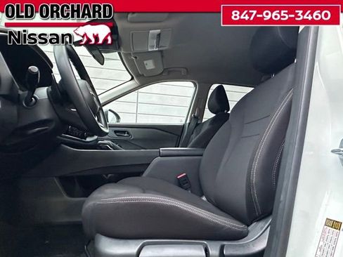 Used 2023 Nissan Rogue S AWD/4WD image 10