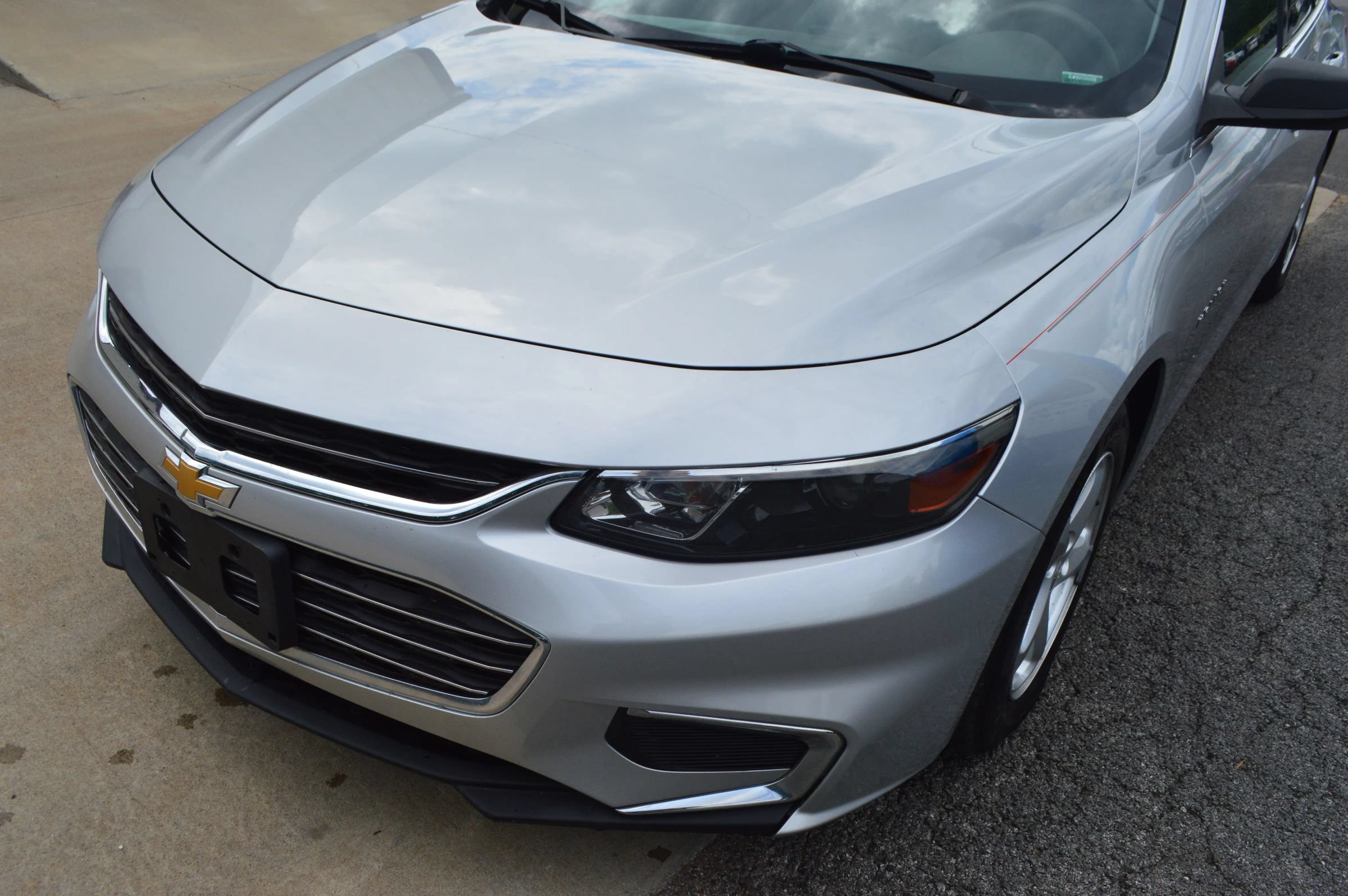 Used 2017 Chevrolet Malibu LS FWD image 3