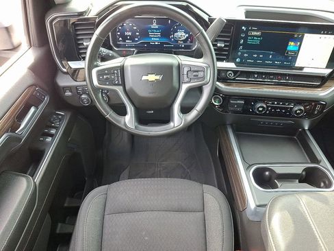 Used 2024 Chevrolet Silverado 3500 LT w/ Convenience Package AWD/4WD image 12