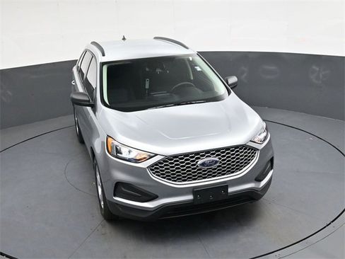 Used 2024 Ford Edge SE image 26