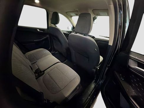 Used 2020 Ford Escape SE image 26