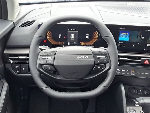 New 2026 Kia Sportage EX image 23