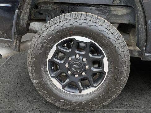 Used 2025 RAM 2500 Laramie AWD/4WD image 11