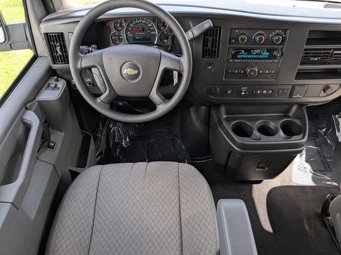 Used 2025 Chevrolet Express 3500 LT w/ LT Preferred Equipment Group RWD image 17