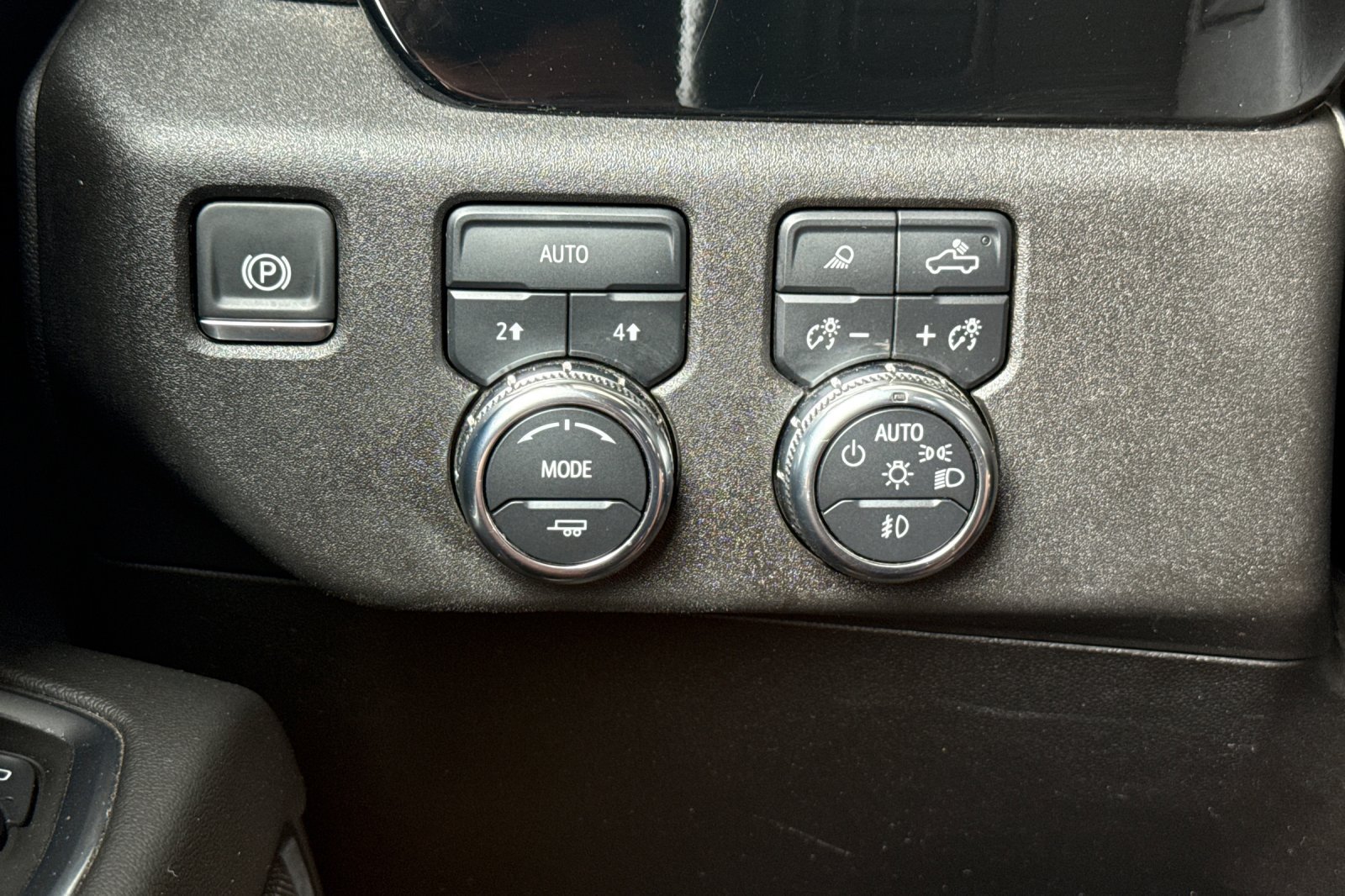 Used 2025 GMC Sierra 1500 SLT AWD/4WD image 38