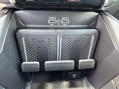 New 2026 RAM 3500 Laramie AWD/4WD image 27