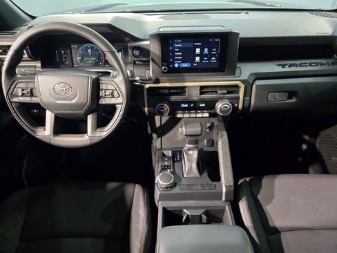 Used 2024 Toyota Tacoma SR image 12