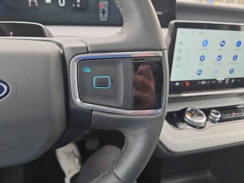 Used 2025 Ford Expedition Max Active image 16