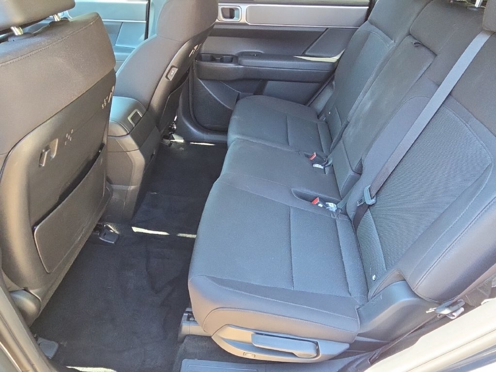 Used 2026 Hyundai Santa Fe SE FWD image 12