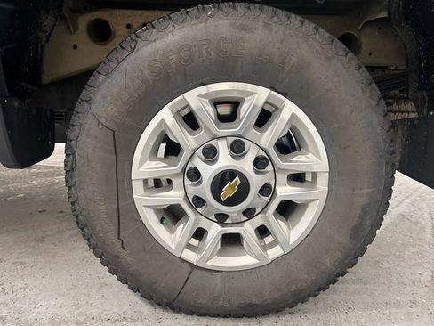 Certified 2025 Chevrolet Silverado 2500 LT w/ Convenience Package image 9