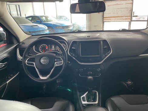 Used 2018 Jeep Cherokee Latitude Plus image 22