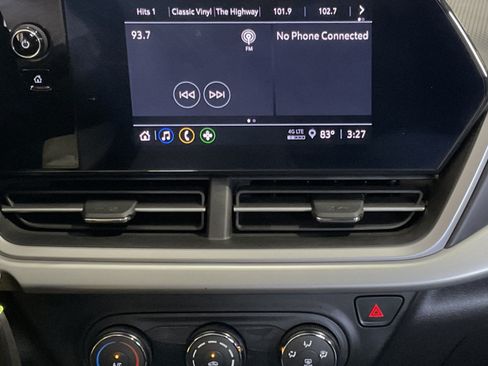 Used 2025 Chevrolet Trax LS FWD image 15