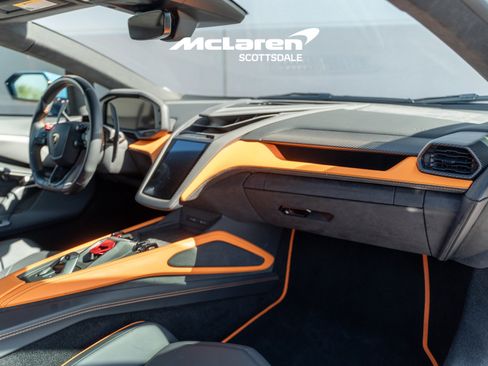 Used 2024 Lamborghini Revuelto AWD/4WD image 19