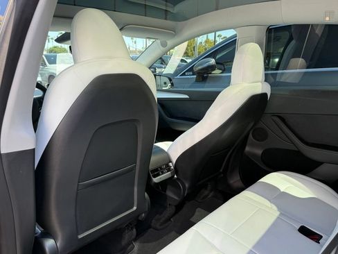 Used 2023 Tesla Model Y Performance AWD/4WD image 24