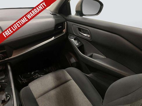 Used 2025 Nissan Rogue SV FWD image 22