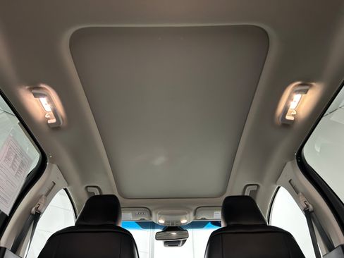 Used 2020 Ford Edge Titanium w/ Equipment Group 301A image 25