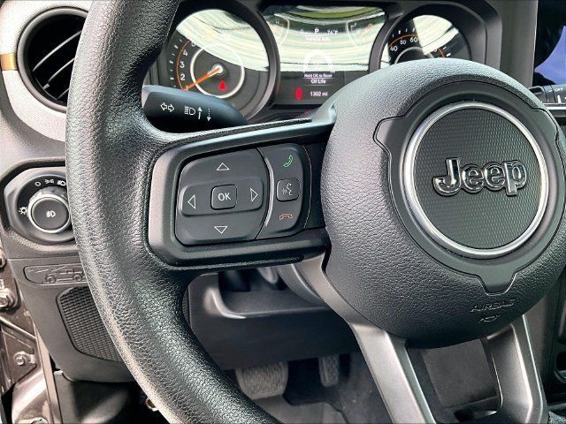 Used 2025 Jeep Wrangler Sport AWD/4WD image 22
