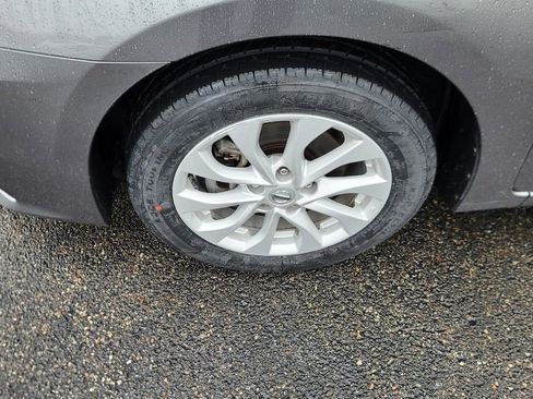 Used 2019 Nissan Sentra SV image 6