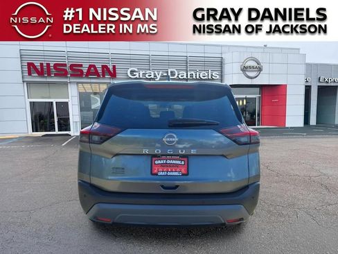 Used 2023 Nissan Rogue S FWD image 6