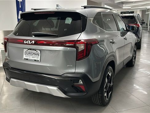 New 2025 Kia Seltos EX image 4