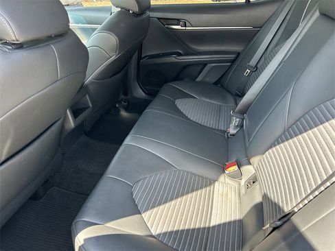Used 2018 Toyota Camry SE image 14