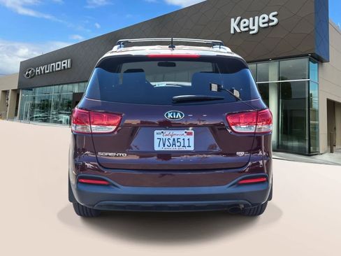 Used 2017 Kia Sorento LX image 6