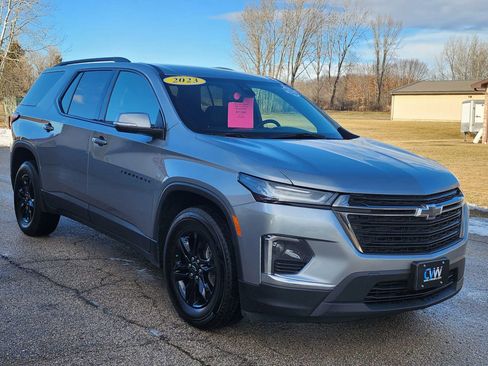 Used 2023 Chevrolet Traverse LT w/ Midnight/Sport Edition image 6