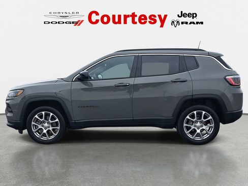 Certified 2023 Jeep Compass Latitude AWD/4WD image 8