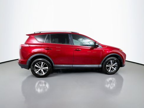 Used 2018 Toyota RAV4 XLE image 3