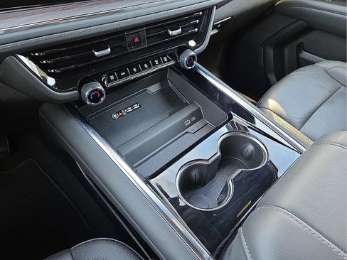 Used 2025 Chevrolet Tahoe LT image 25