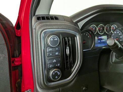 Used 2021 Chevrolet Silverado 1500 LT AWD/4WD image 17