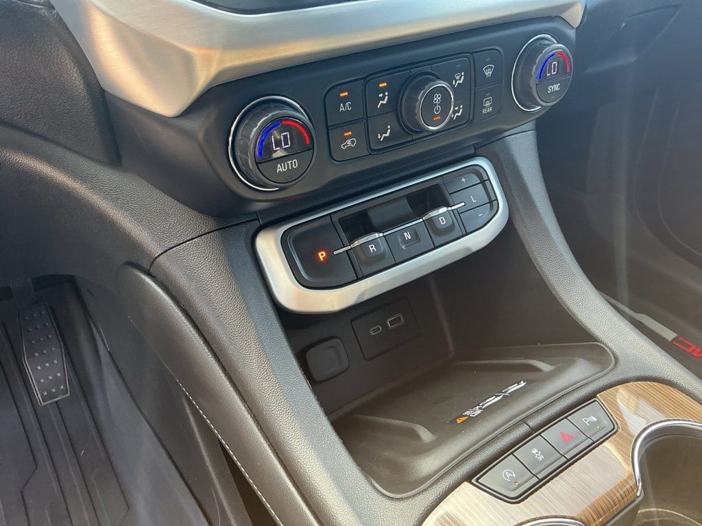 Used 2021 GMC Acadia SLE FWD image 15