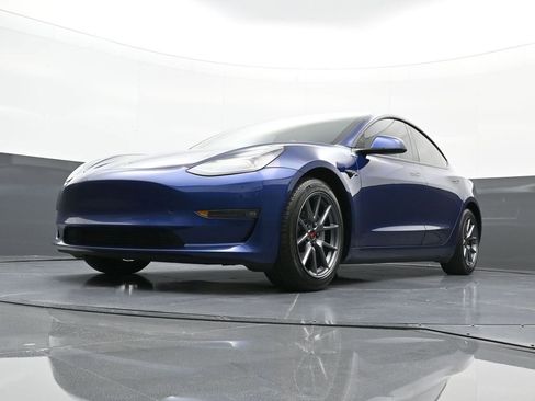 Used 2021 Tesla Model 3 Long Range image 23