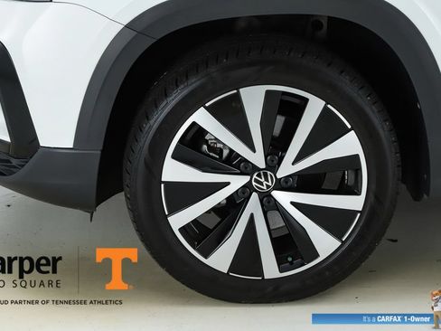 Used 2024 Volkswagen Taos SE FWD image 5
