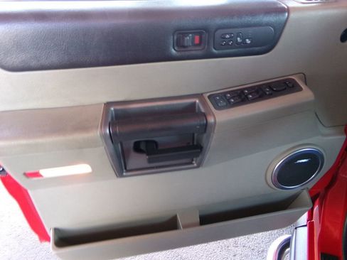 Used 2004 HUMMER H2 AWD/4WD image 9