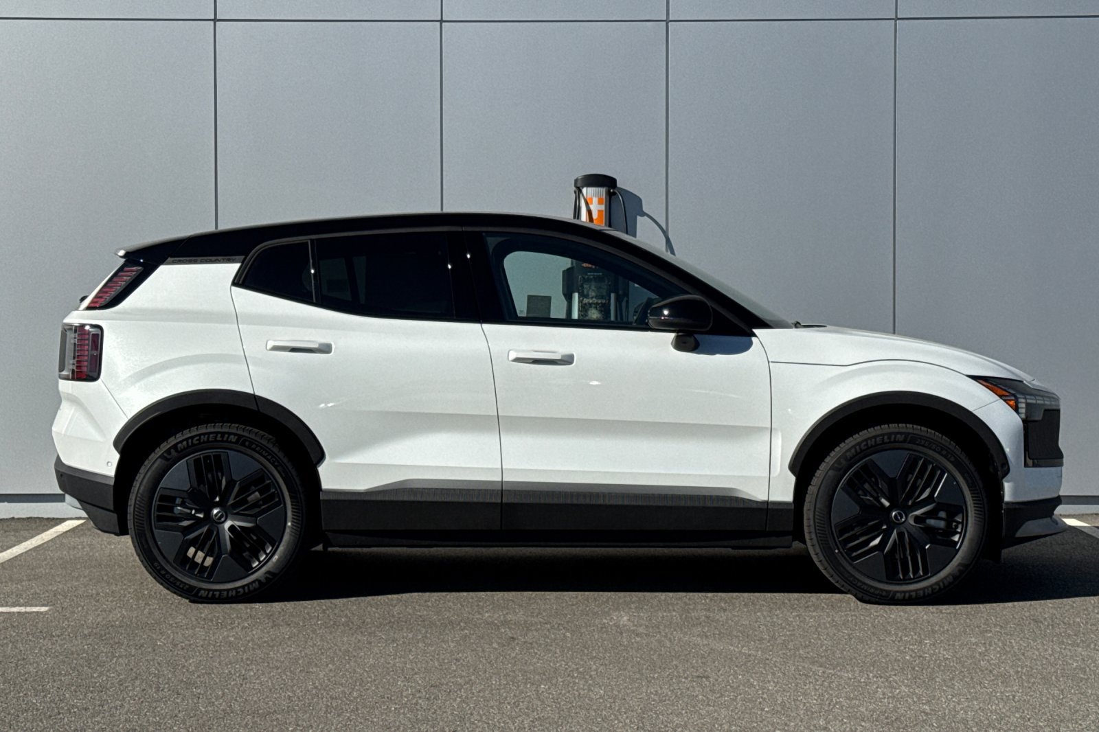 New 2026 Volvo EX30 Cross Country Ultra w/ Protection Package Premier AWD/4WD image 6