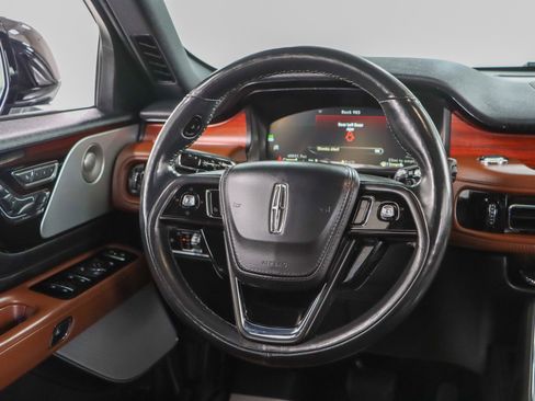 Used 2023 Lincoln Aviator Reserve w/ Equipment Group 201A AWD/4WD image 12