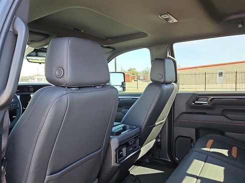 New 2026 GMC Sierra 2500 AT4 w/ AT4 Premium Plus Package image 9