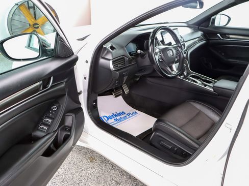 Used 2022 Honda Accord Sport image 3