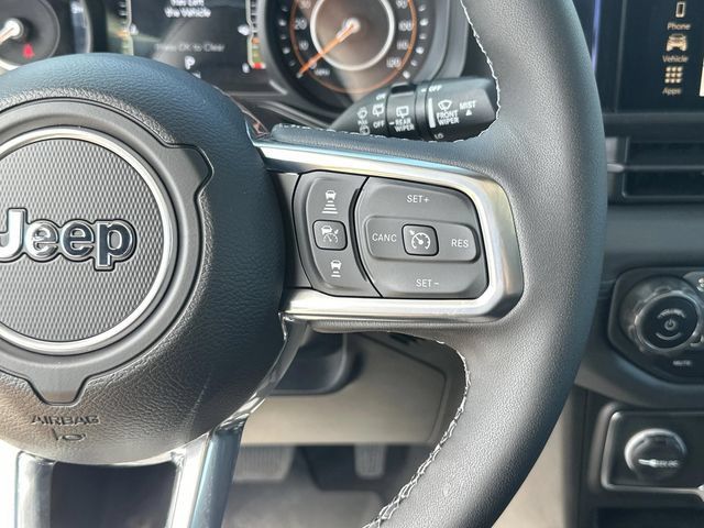 New 2025 Jeep Wrangler Unlimited Sahara AWD/4WD image 12