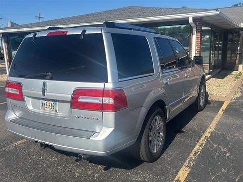 Used 2012 Lincoln Navigator 4WD image 3
