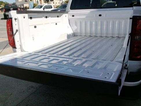 Used 2022 Chevrolet Colorado W/T w/ Custom Special Edition image 24