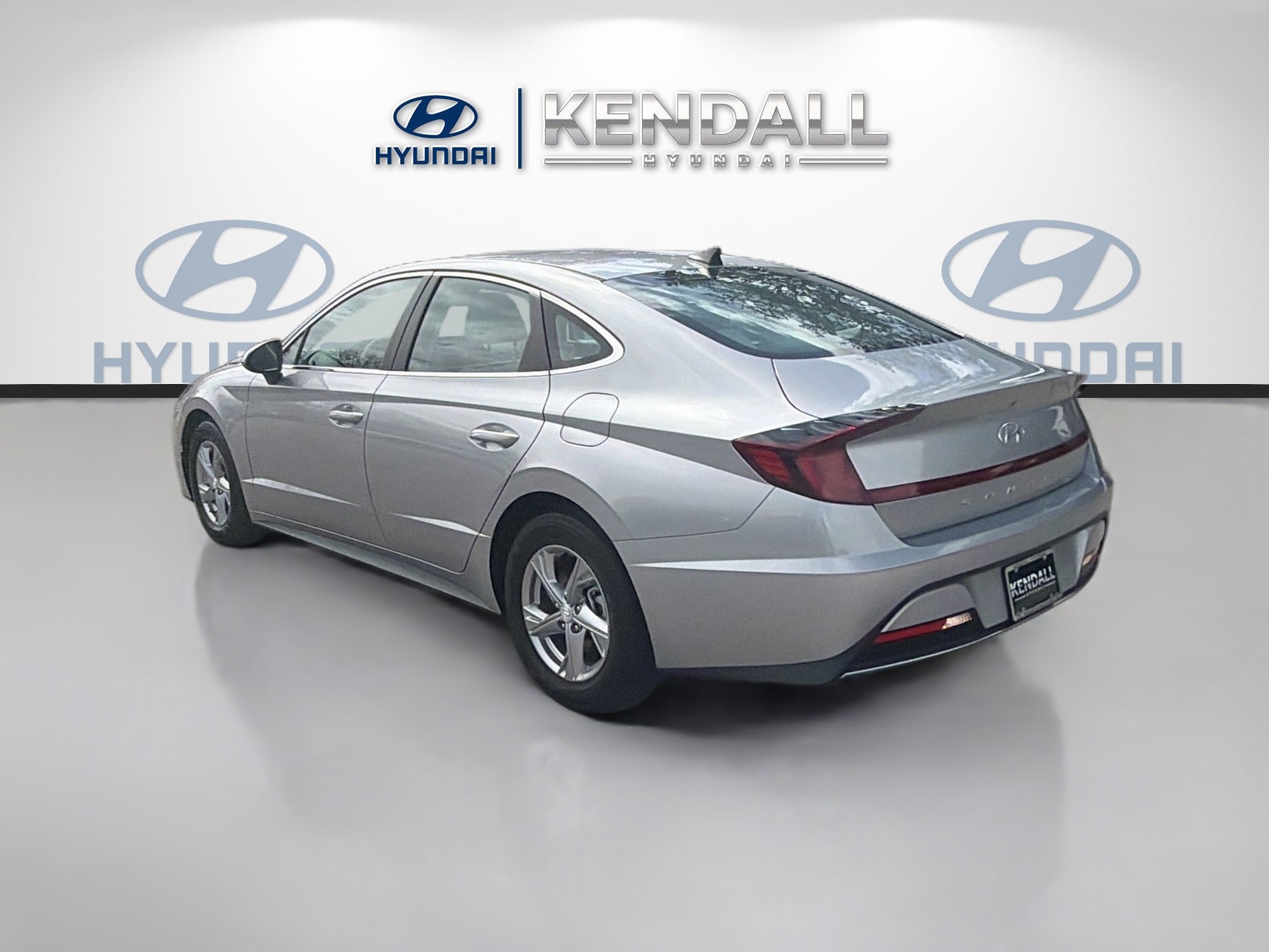 Used 2023 Hyundai Sonata SE FWD image 4