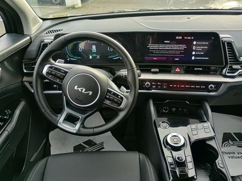 Used 2025 Kia Sportage EX image 12
