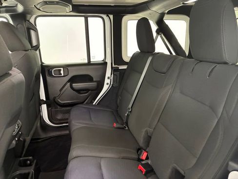 Used 2022 Jeep Wrangler Unlimited Sport image 18