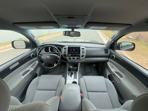 Used 2010 Toyota Tacoma 4x4 Double Cab image 5